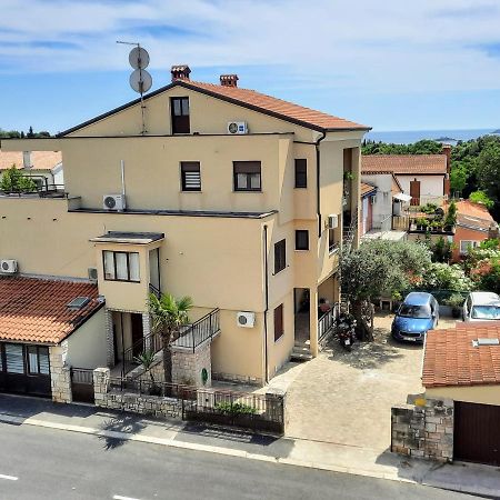 Apartments Alea Rovinj Bagian luar foto