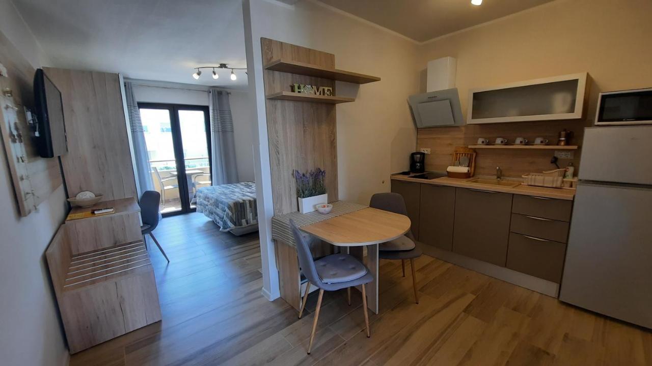 Apartments Alea Rovinj Bagian luar foto
