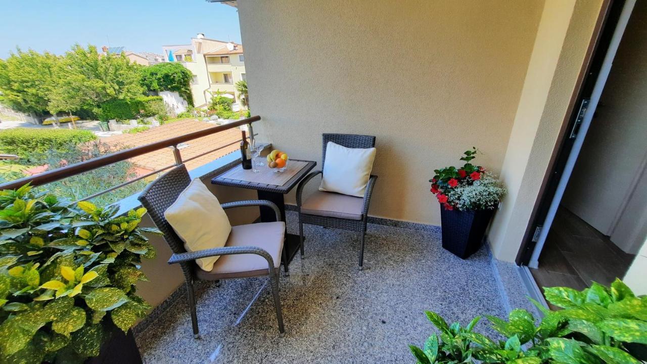 Apartments Alea Rovinj Bagian luar foto