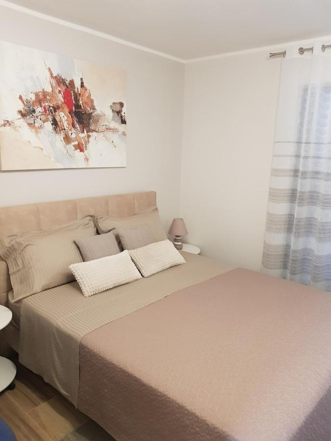 Apartments Alea Rovinj Bagian luar foto