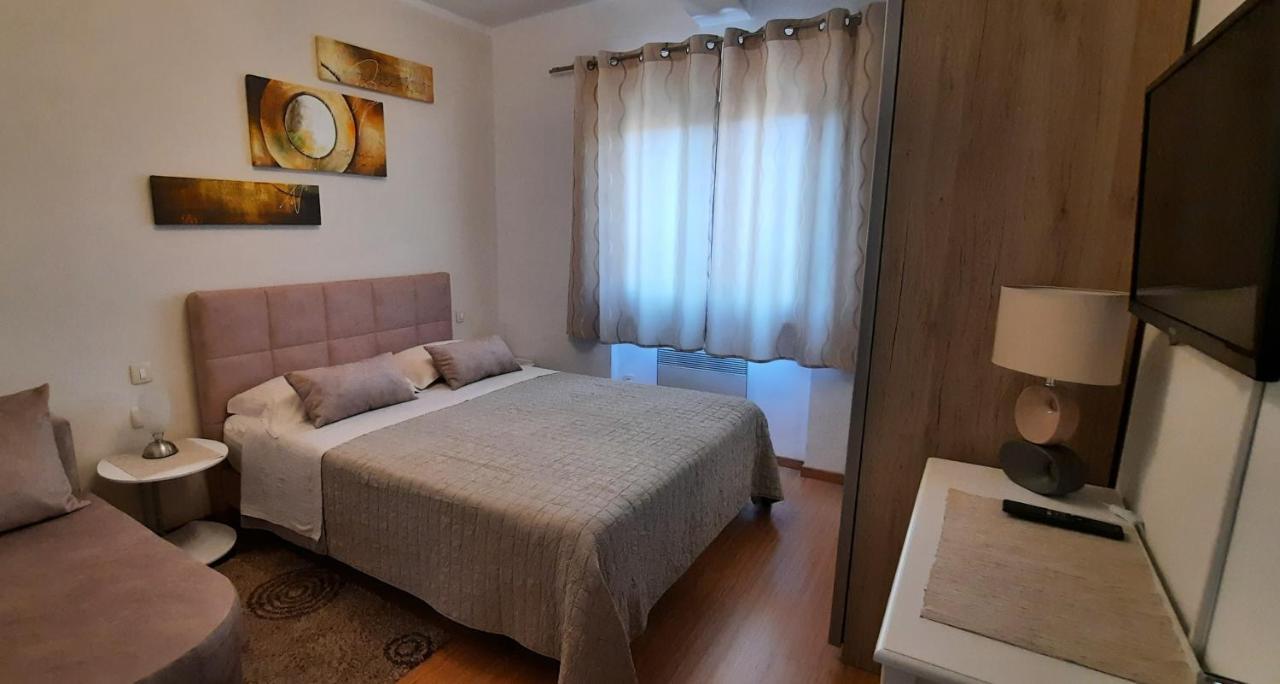Apartments Alea Rovinj Bagian luar foto