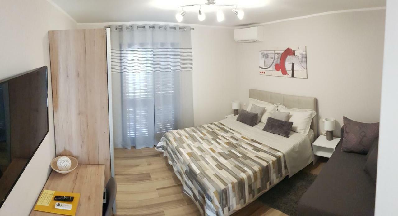 Apartments Alea Rovinj Bagian luar foto